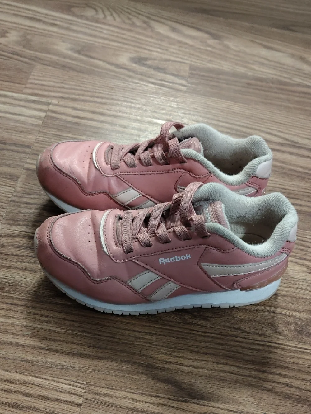 Reebok Kids Pink and White Retro Lace-Up Sneakers - Picture 5 of 6